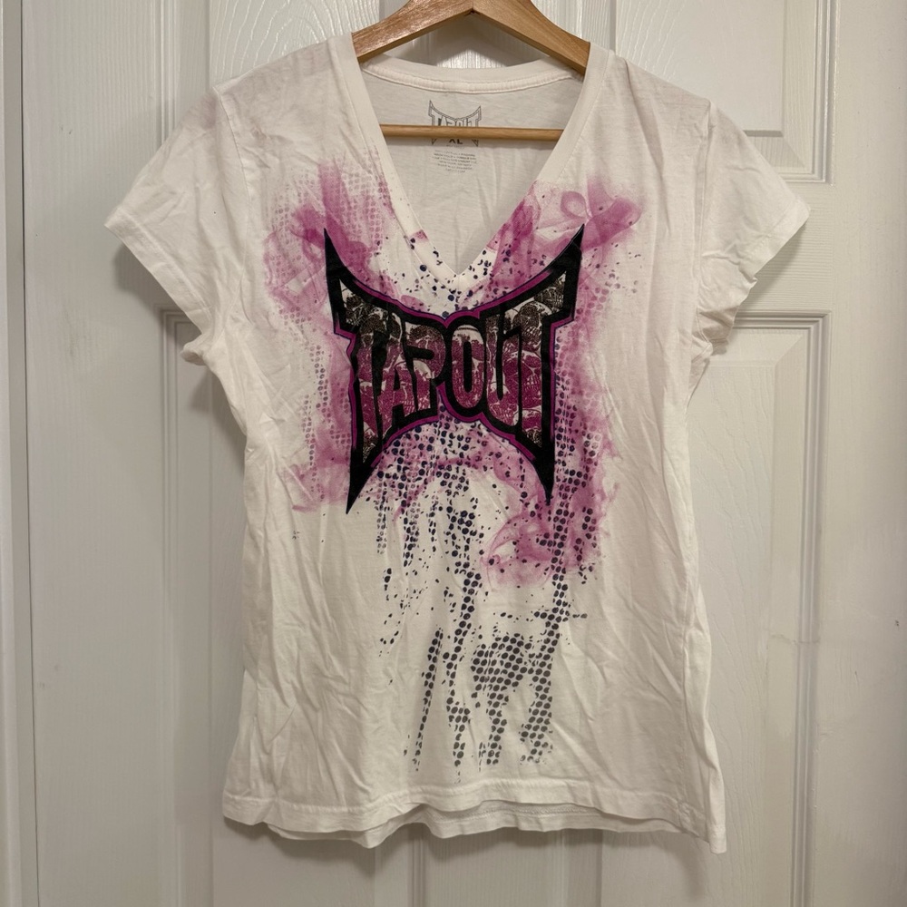 Like New Vintage Tap Out Sly Snake Glitter V-neck T-shirt